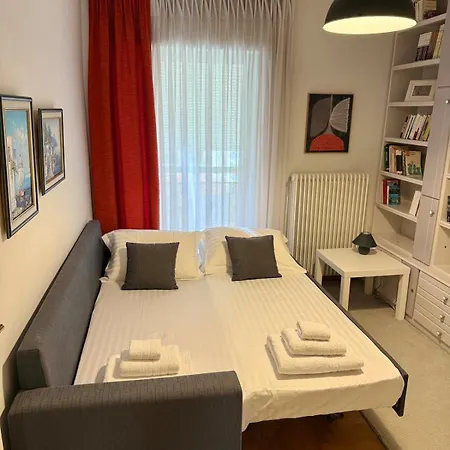 Urban Elegance - شقة Tríkala