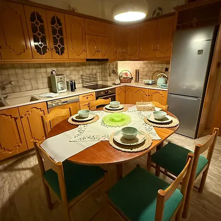 Urban Elegance - Tríkala